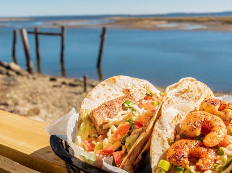 Lynn’s Quality Oysters & Raw Bar