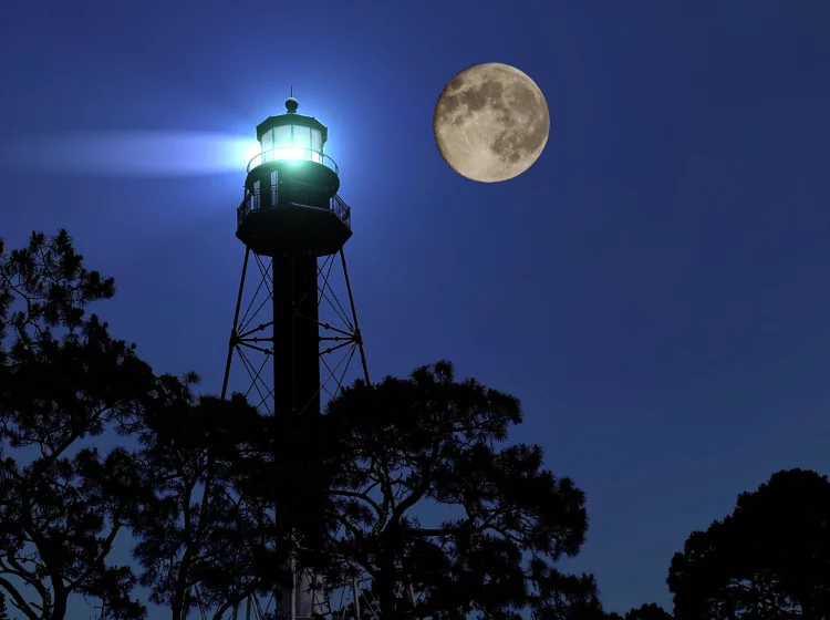 Crooked River Lighthouse Full Moon photo credit David Stahler